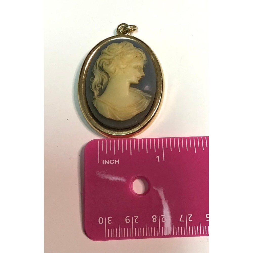 Vintage Gold Tone Blue Grey and Cream Oval Cameo Pendant Victorian Style Charm - Picture 5 of 5